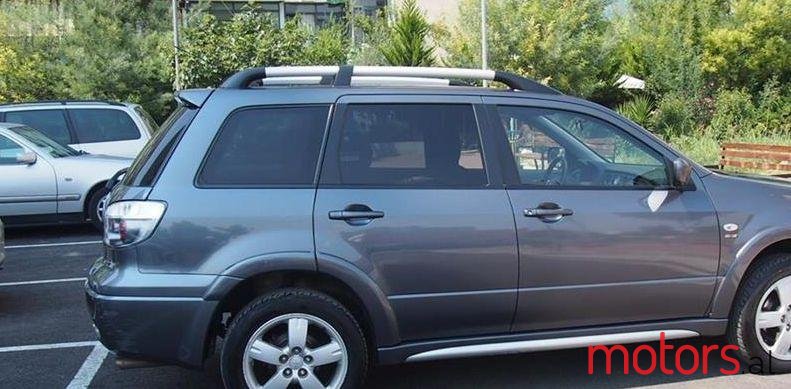 2006' Mitsubishi Outlander photo #1