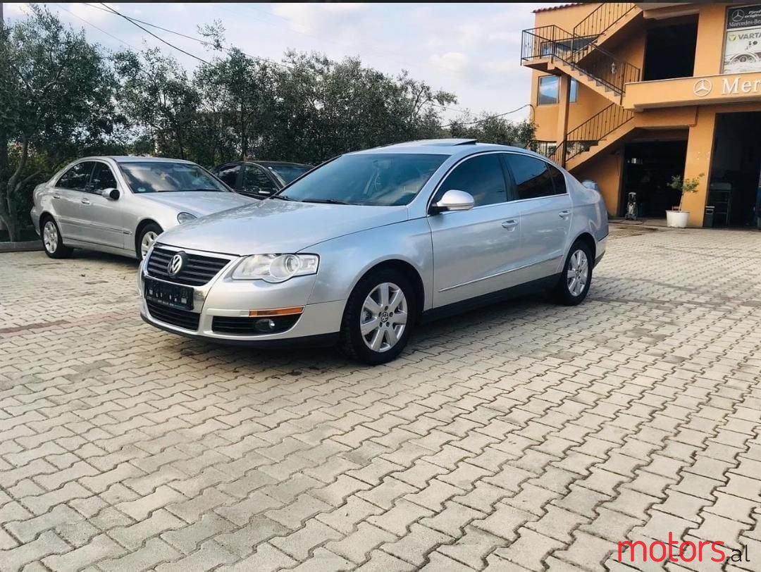 2010' Volkswagen Passat photo #1