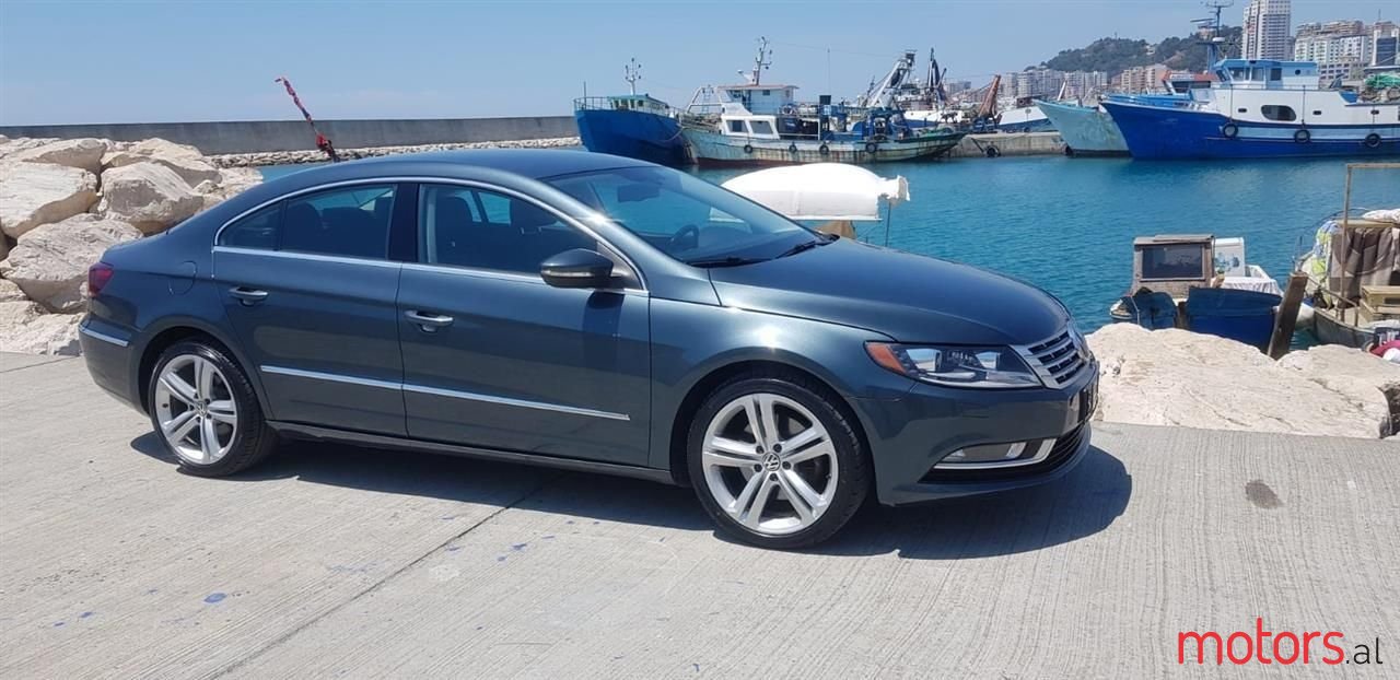 2013' Volkswagen Passat photo #1