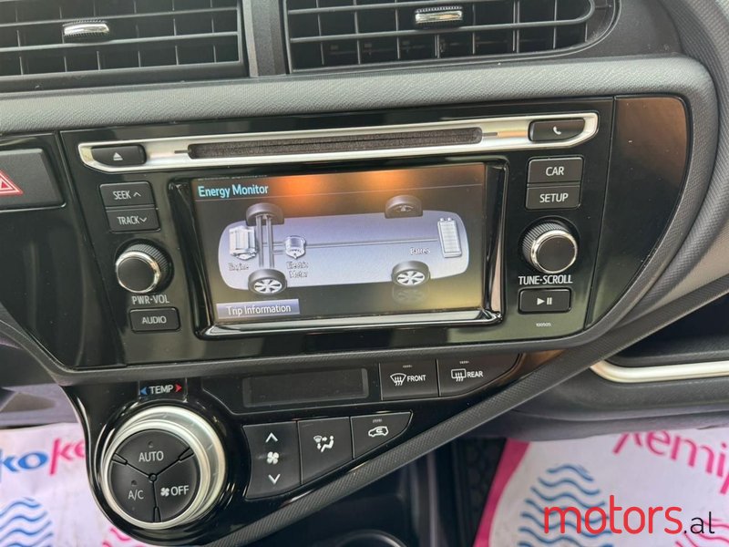 2015' Toyota Prius photo #6