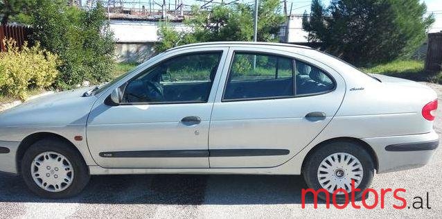 2000' Renault Megane photo #2