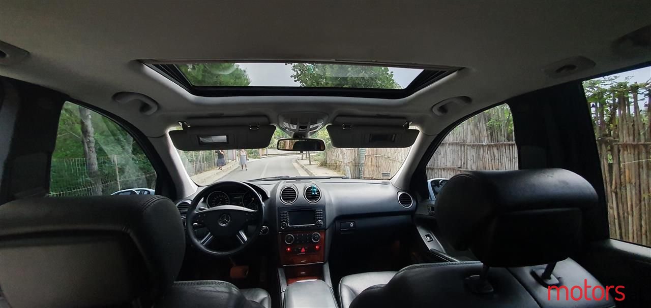 2006' Mercedes-Benz 320 photo #6