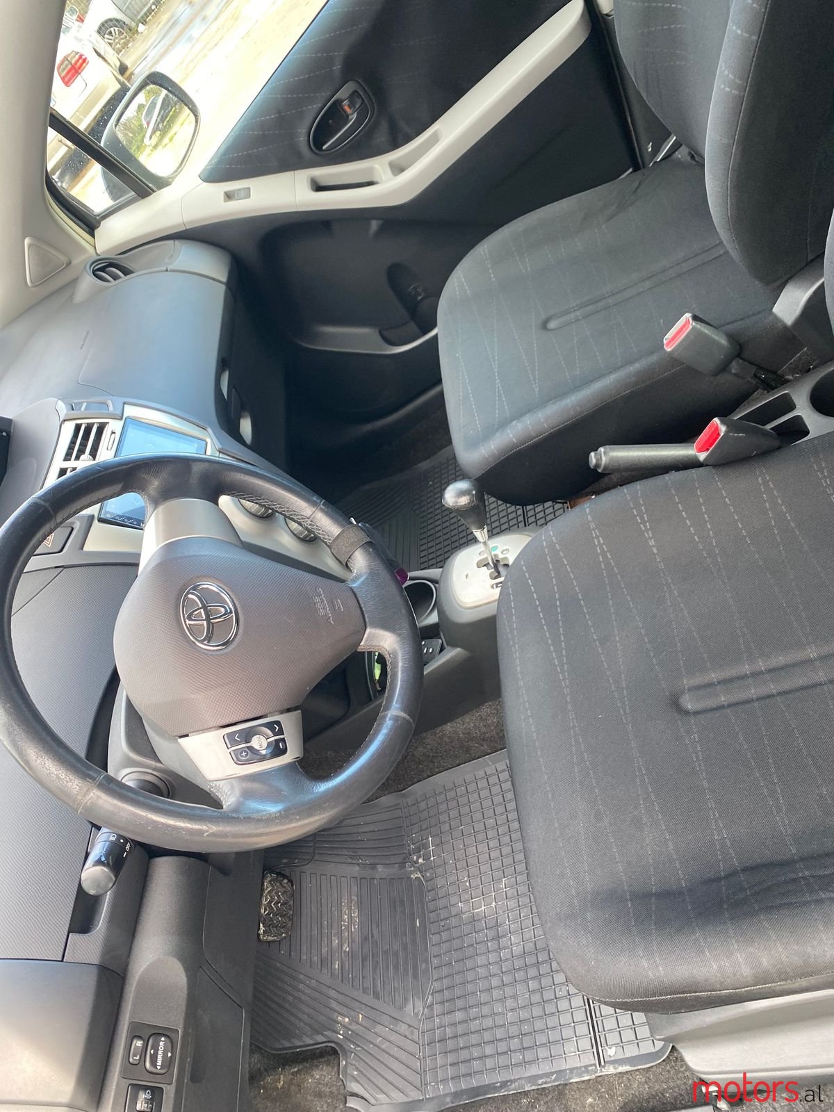 2006' Toyota Yaris photo #4