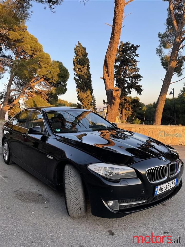 2011' BMW 520 photo #4