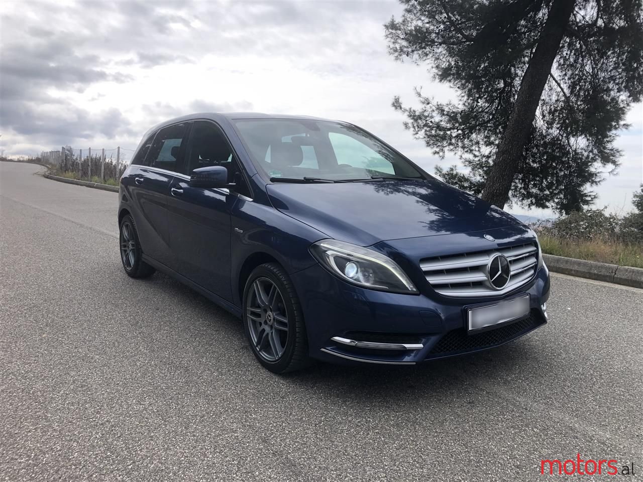 2012' Mercedes-Benz B 200 photo #1