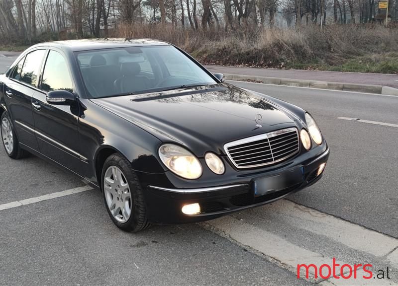 2005' Mercedes-Benz E 220 photo #2
