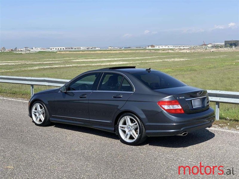 2010' Mercedes-Benz C 300 photo #3