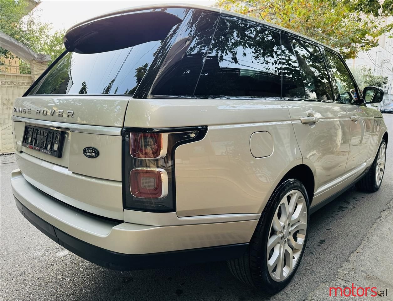 2013' Land Rover Range Rover photo #2