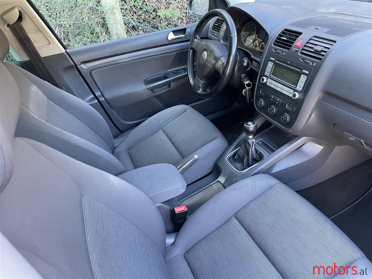 2008' Volkswagen Golf photo #5