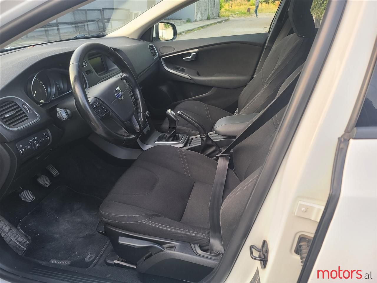 2012' Volvo V40 photo #4