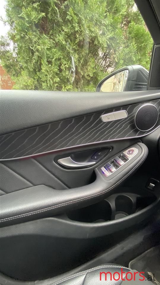 2019' Mercedes-Benz GLC 220 photo #2