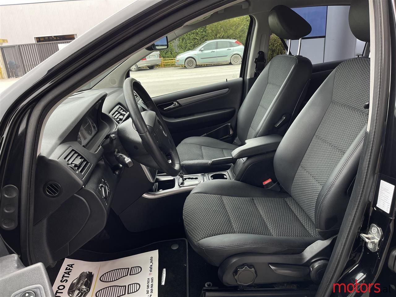 2010' Mercedes-Benz B 200 photo #3