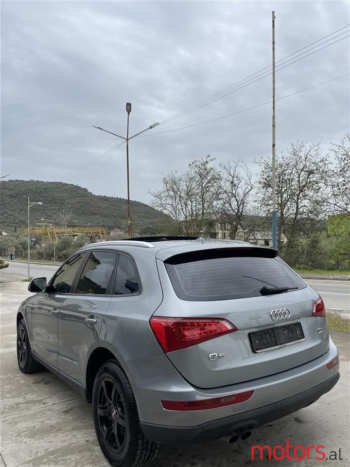 2010' Audi Q5 photo #6