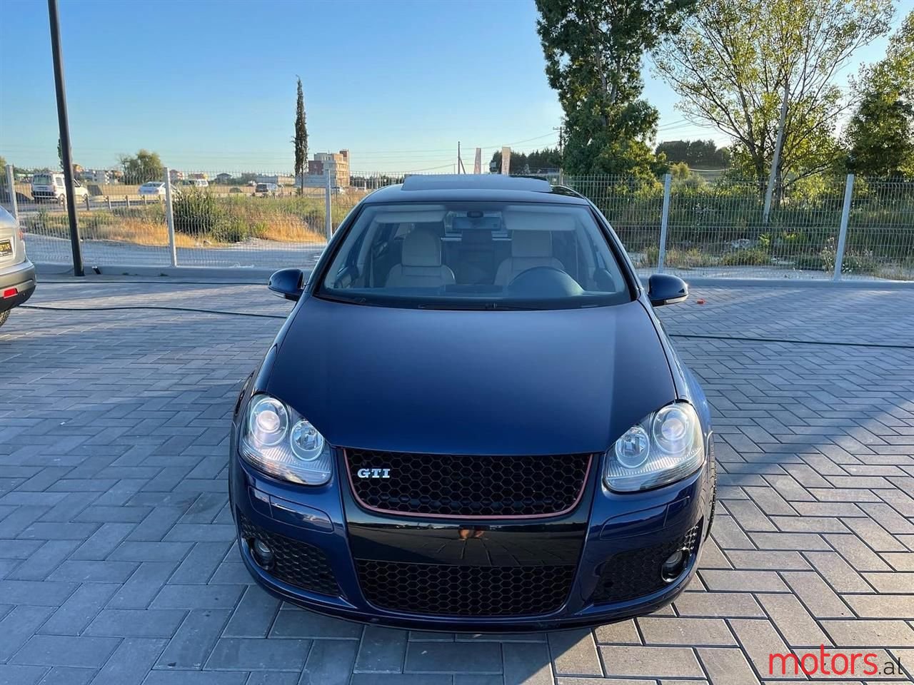 2005' Volkswagen Golf photo #2