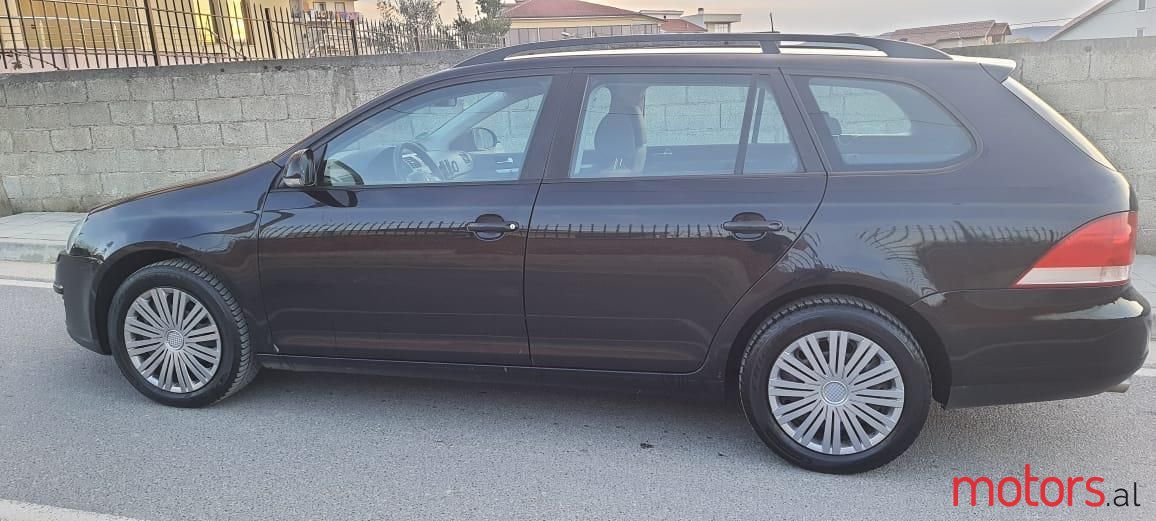 2008' Volkswagen Golf photo #1