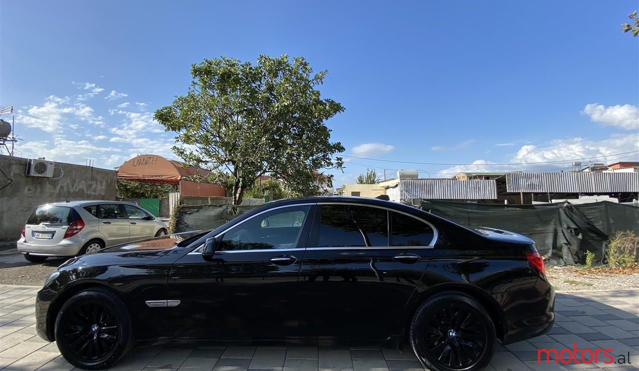 2009' BMW 730 photo #1