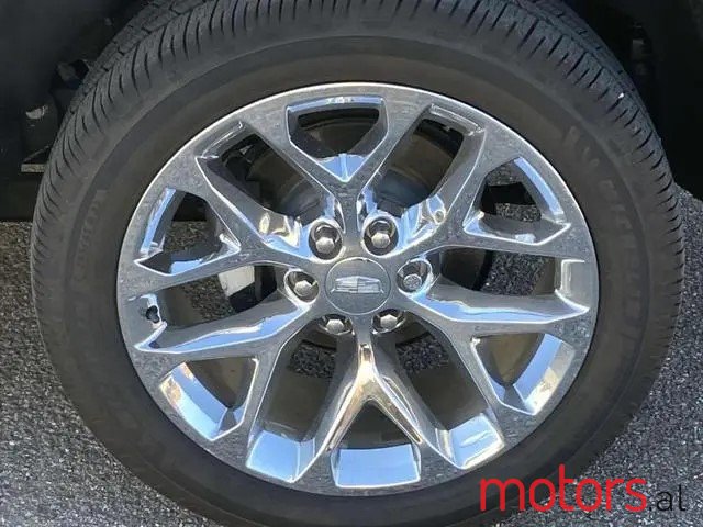 2017' Cadillac Escalade photo #3