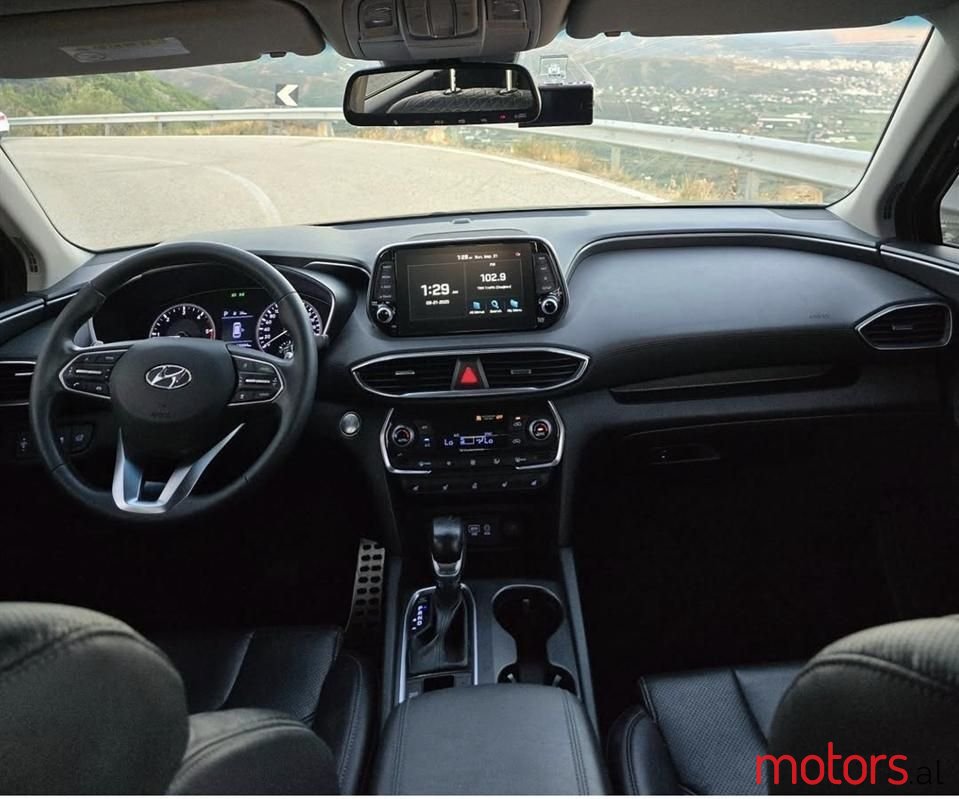 2020' Hyundai Santa Fe photo #2