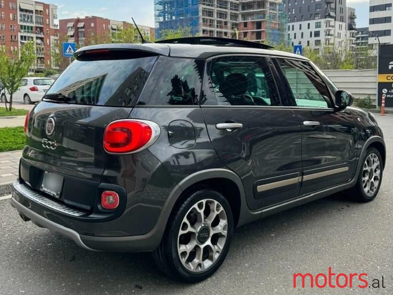 2015' Fiat 500L photo #1