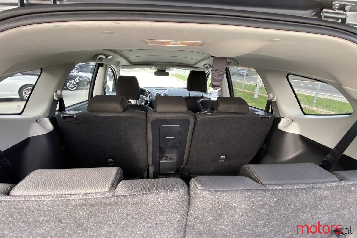 2011' Nissan Qashqai+2 photo #6