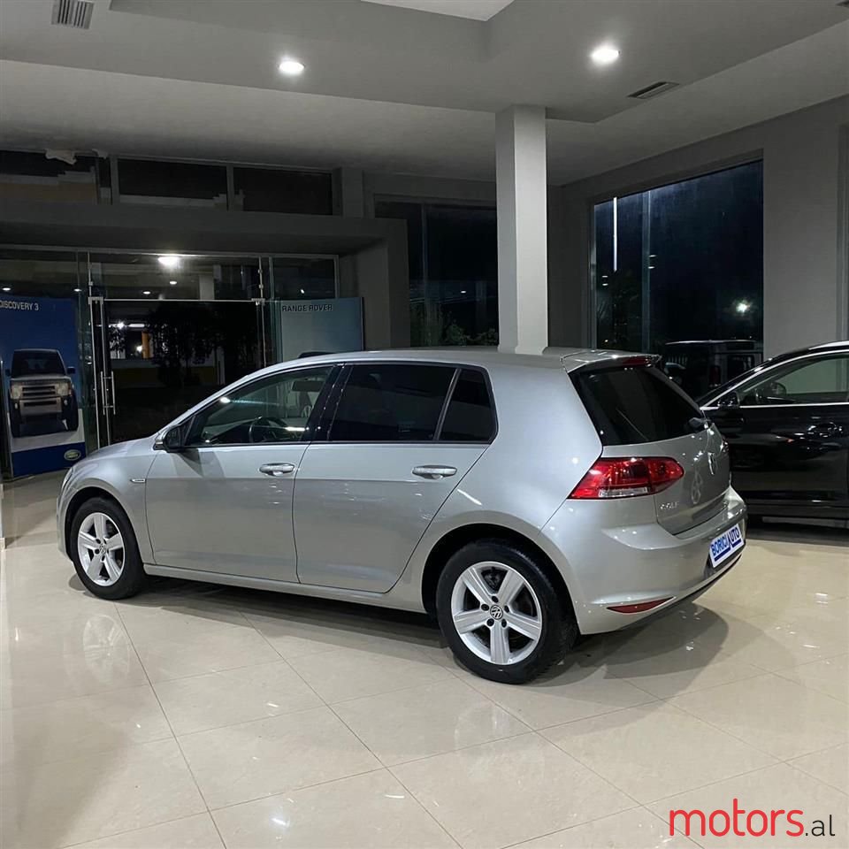 2015' Volkswagen Golf photo #3