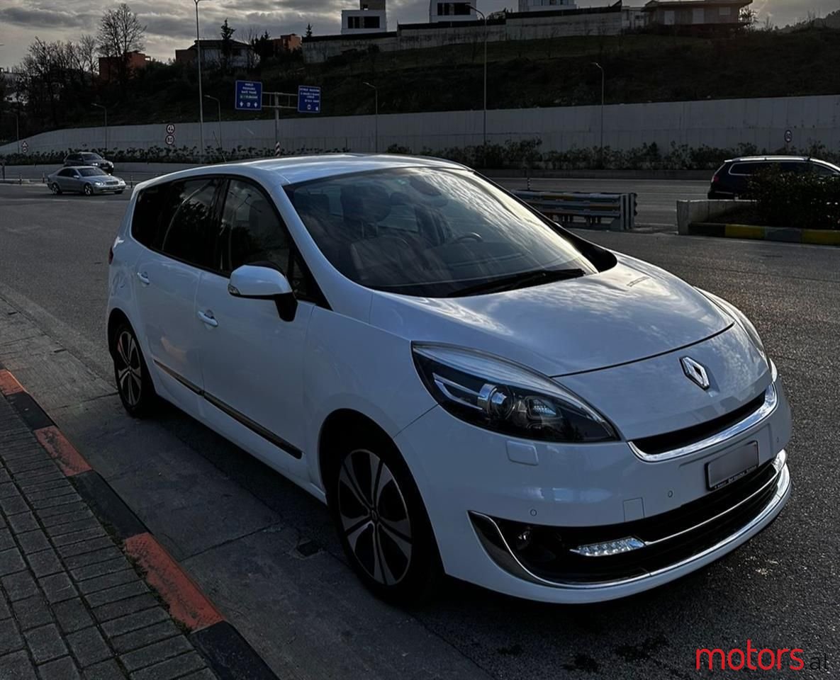 2012' Renault Grand Scenic photo #3