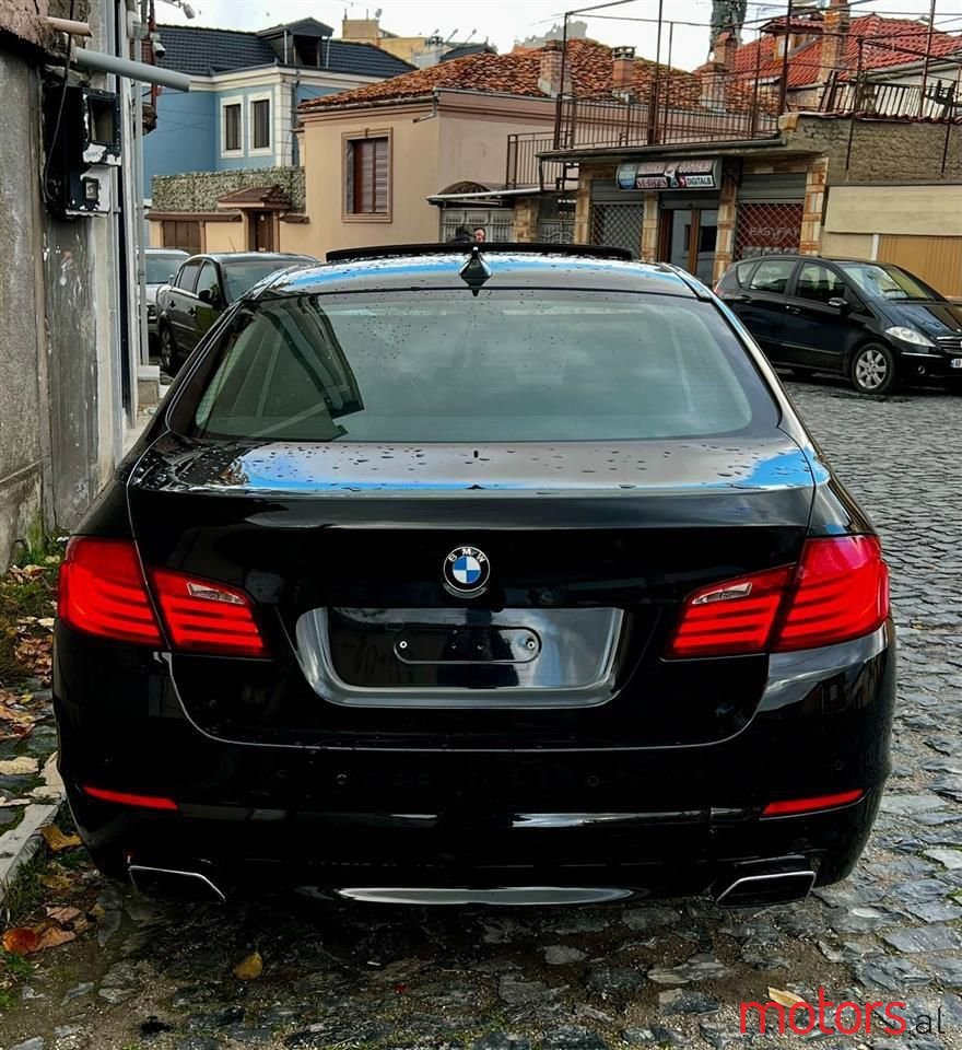 2010' BMW 550 photo #4