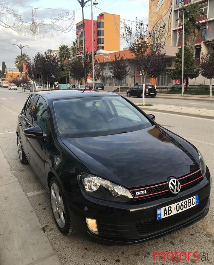 2010' Volkswagen Golf photo #1