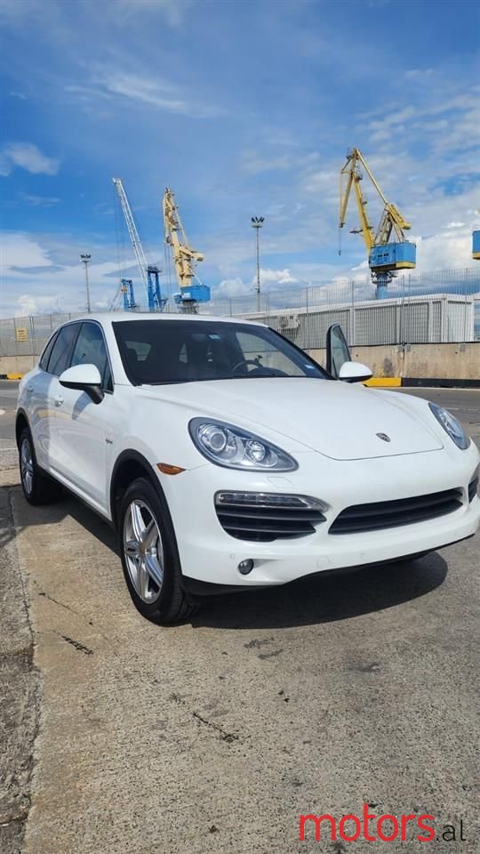 2013' Porsche Cayenne photo #1