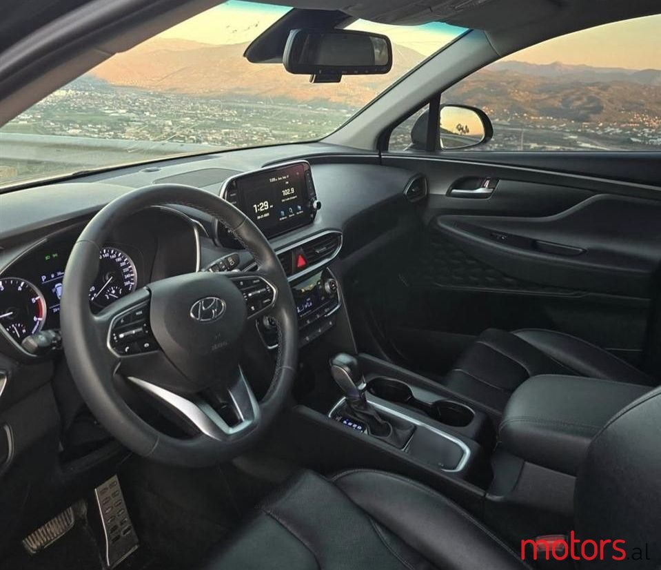 2020' Hyundai Santa Fe photo #5