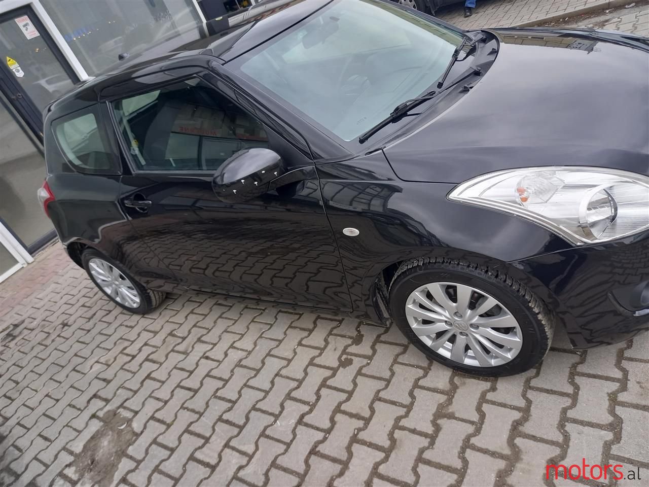 2012' Suzuki Swift photo #6