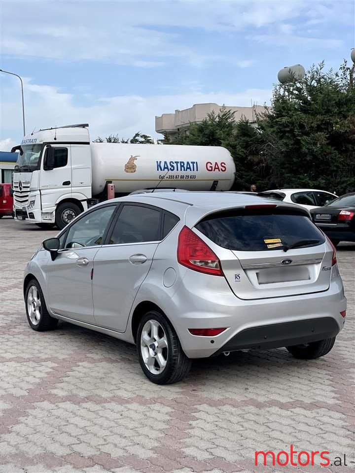 2010' Ford Fiesta photo #5