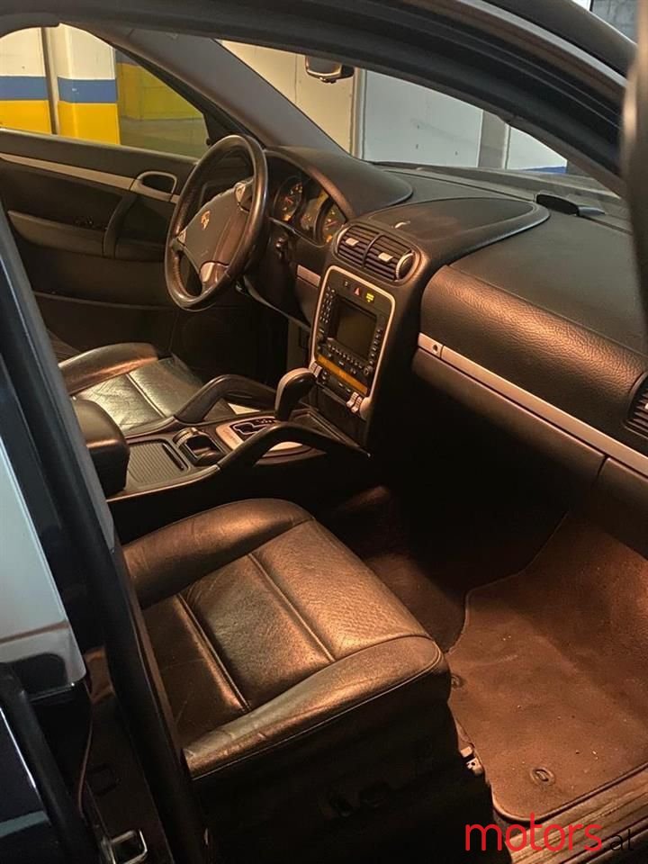 2007' Porsche Cayenne photo #1