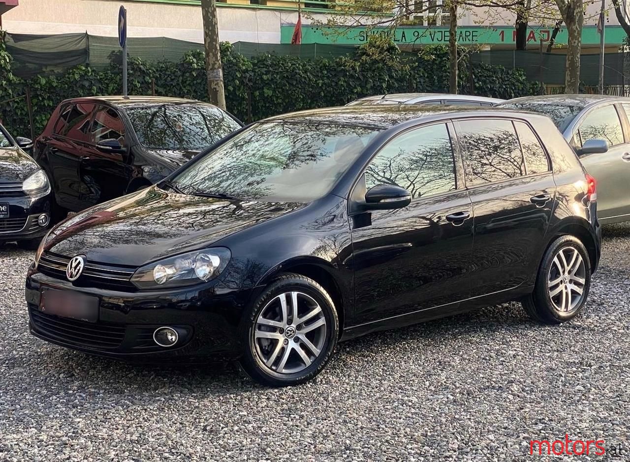 2009' Volkswagen Golf photo #4