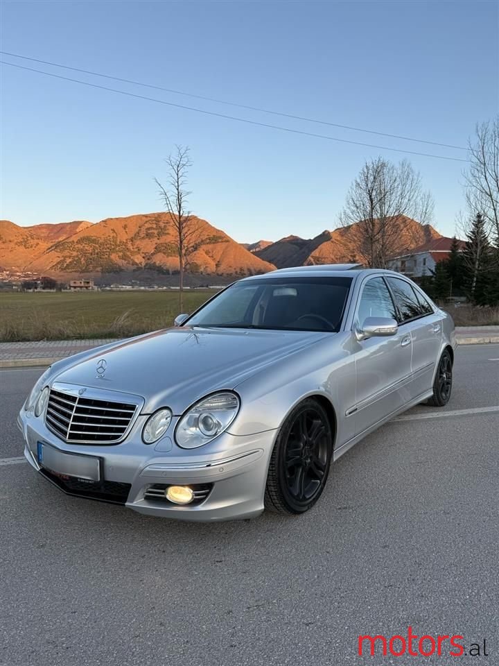 2008' Mercedes-Benz E 230 photo #3