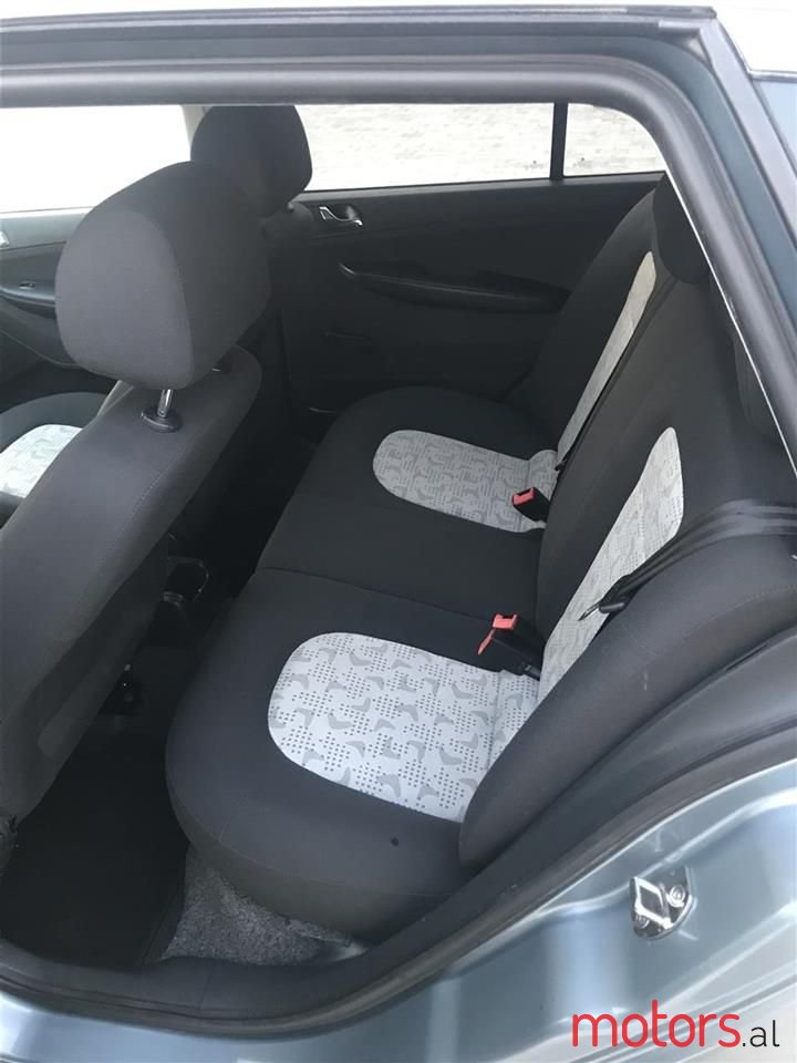 2004' Skoda Fabia photo #6