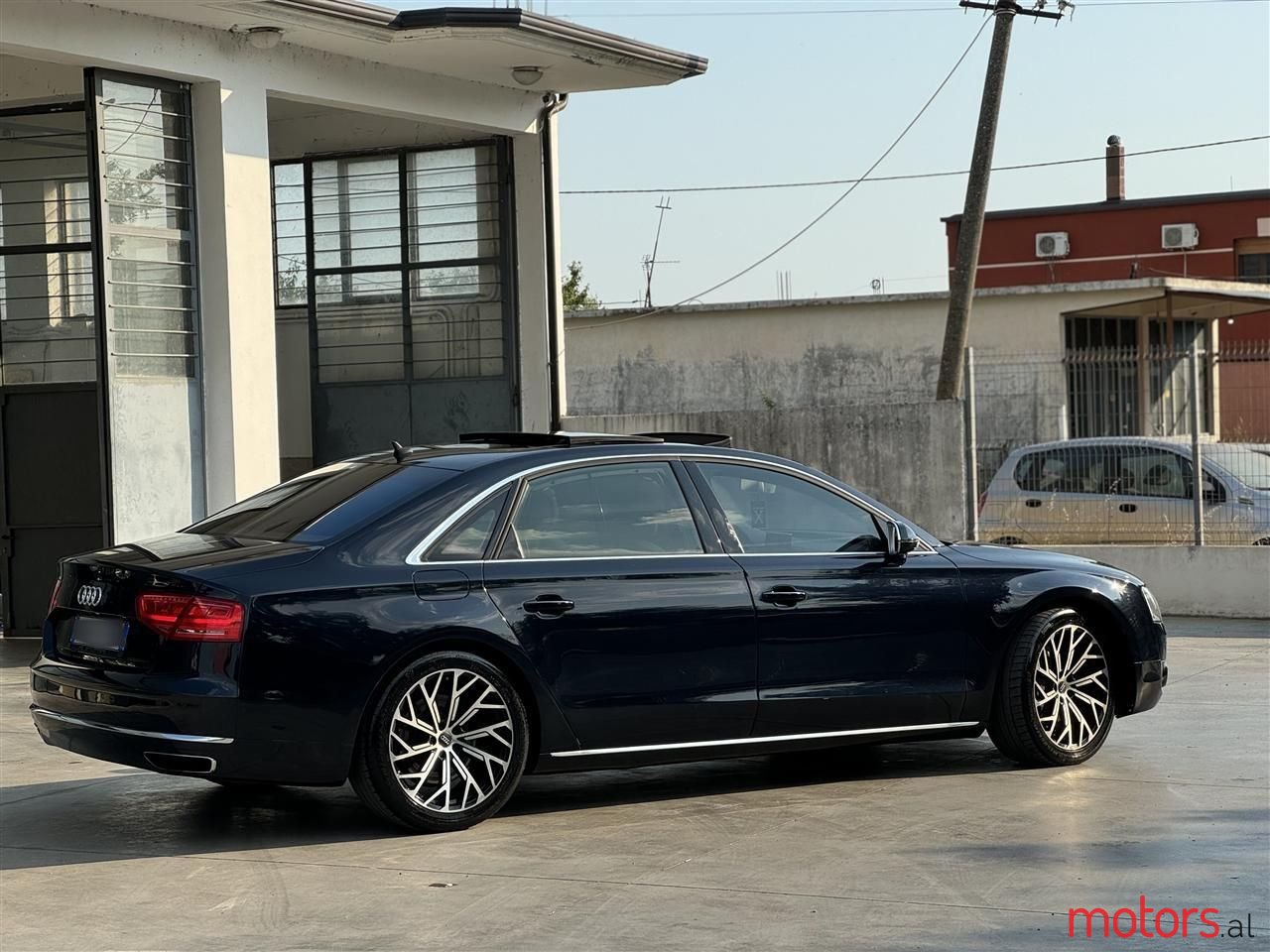 2011' Audi A8 photo #6