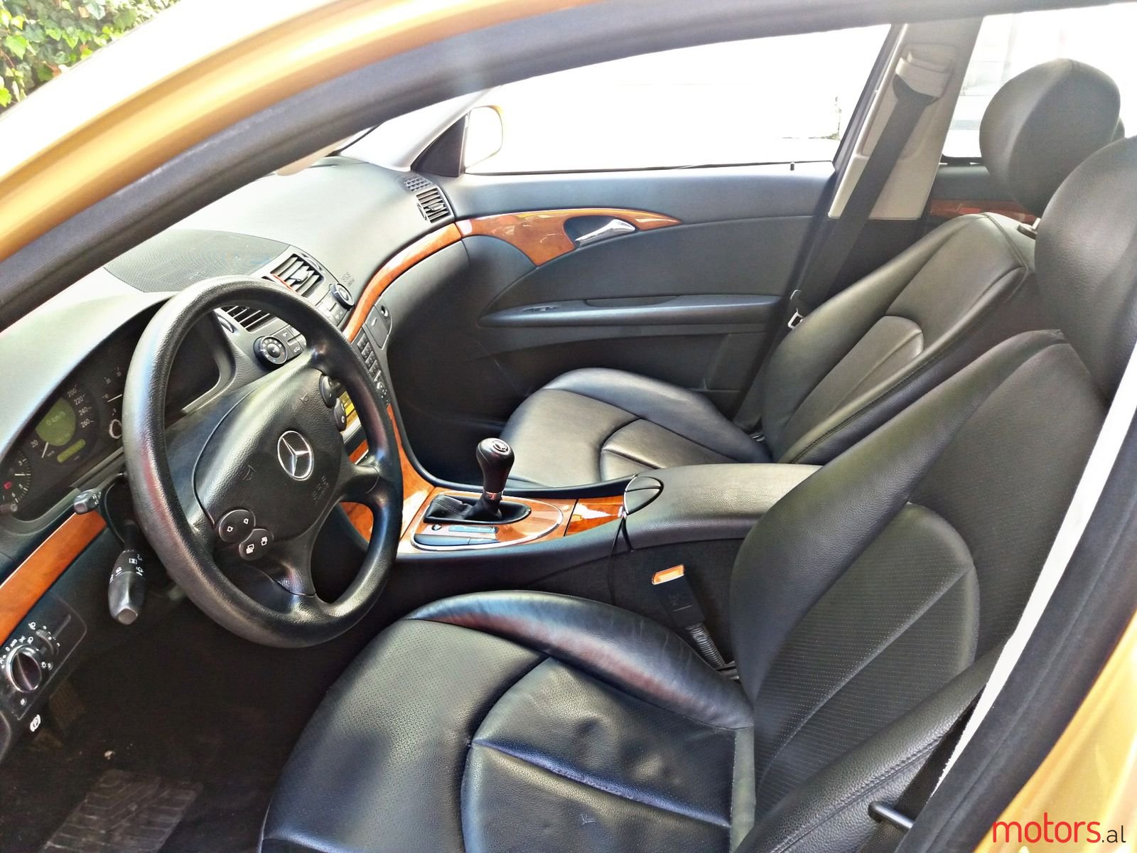 2009' Mercedes-Benz 200E EVO GOLD photo #2