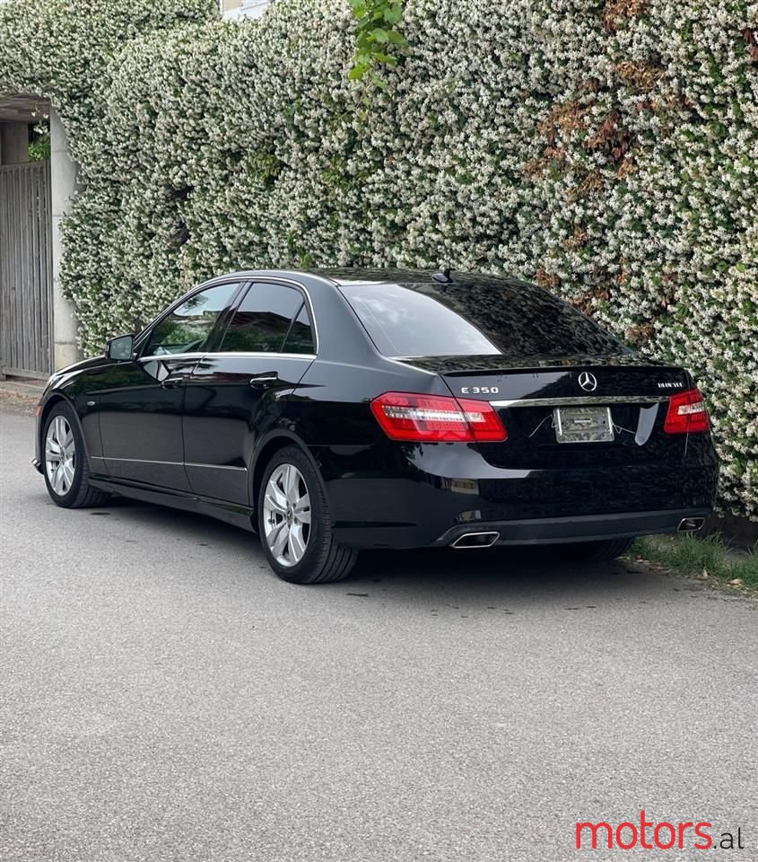 2011' Mercedes-Benz E 350 photo #4