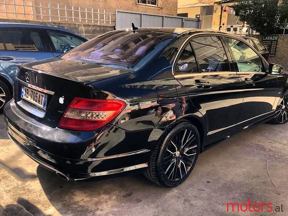 2009' Mercedes-Benz C 320 photo #2