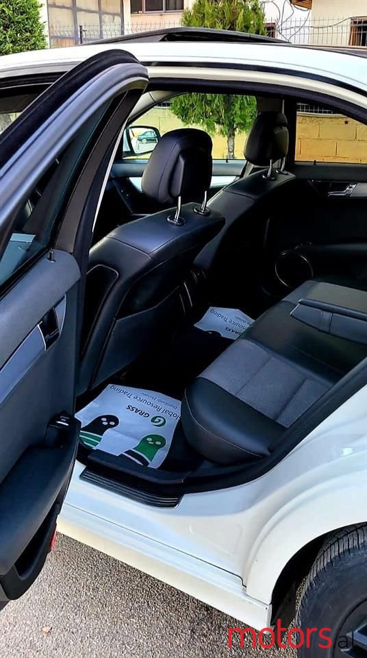 2009' Mercedes-Benz C 180 photo #4