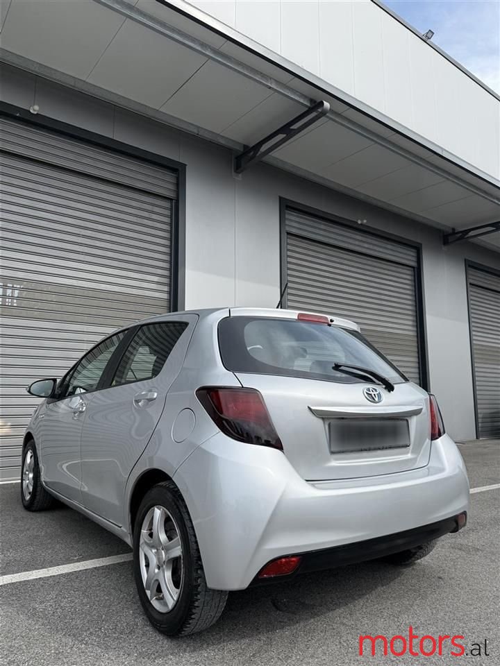 2015' Toyota Yaris photo #5
