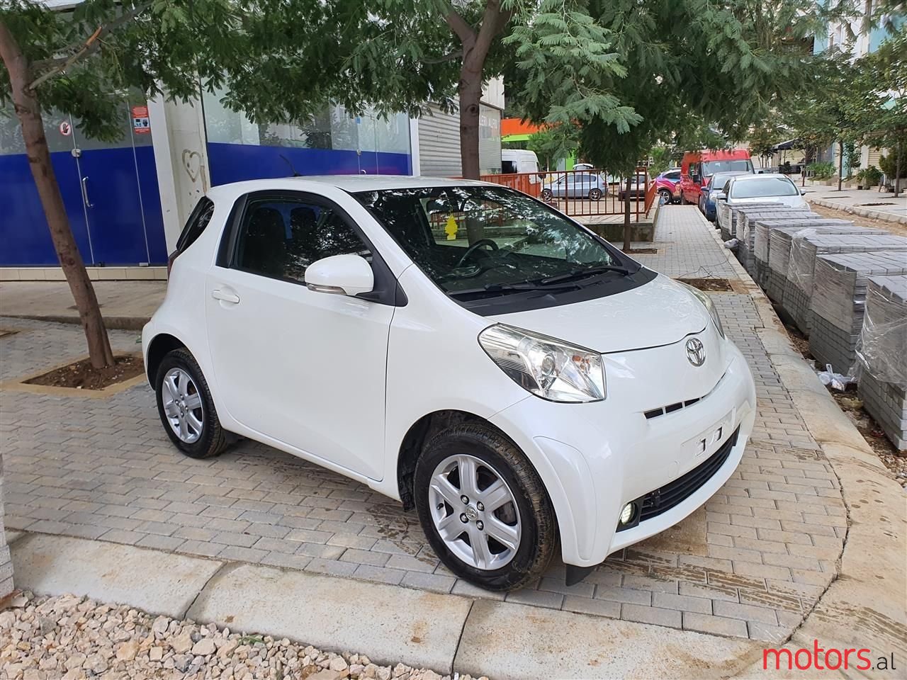 2009' Toyota iQ photo #1