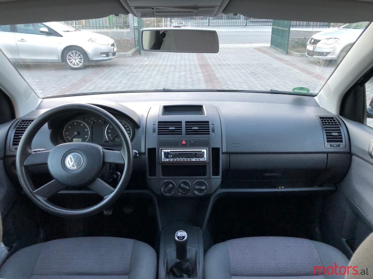 2004' Volkswagen Polo photo #5