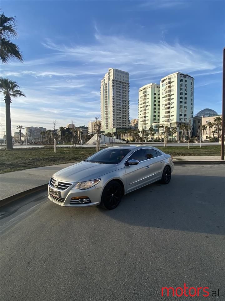 2009' Volkswagen Passat photo #1