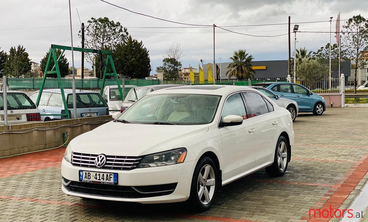 2013' Volkswagen Passat photo #1