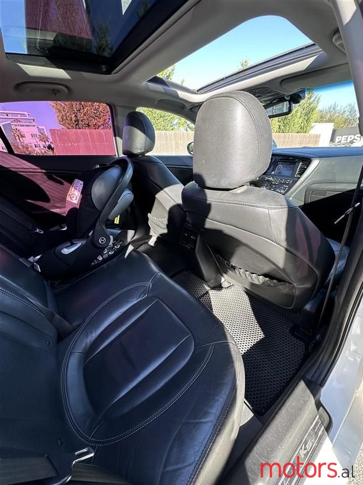 2011' Kia Optima photo #5