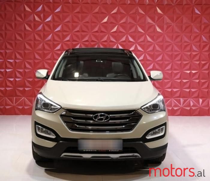 2013' Hyundai Santa Fe photo #2