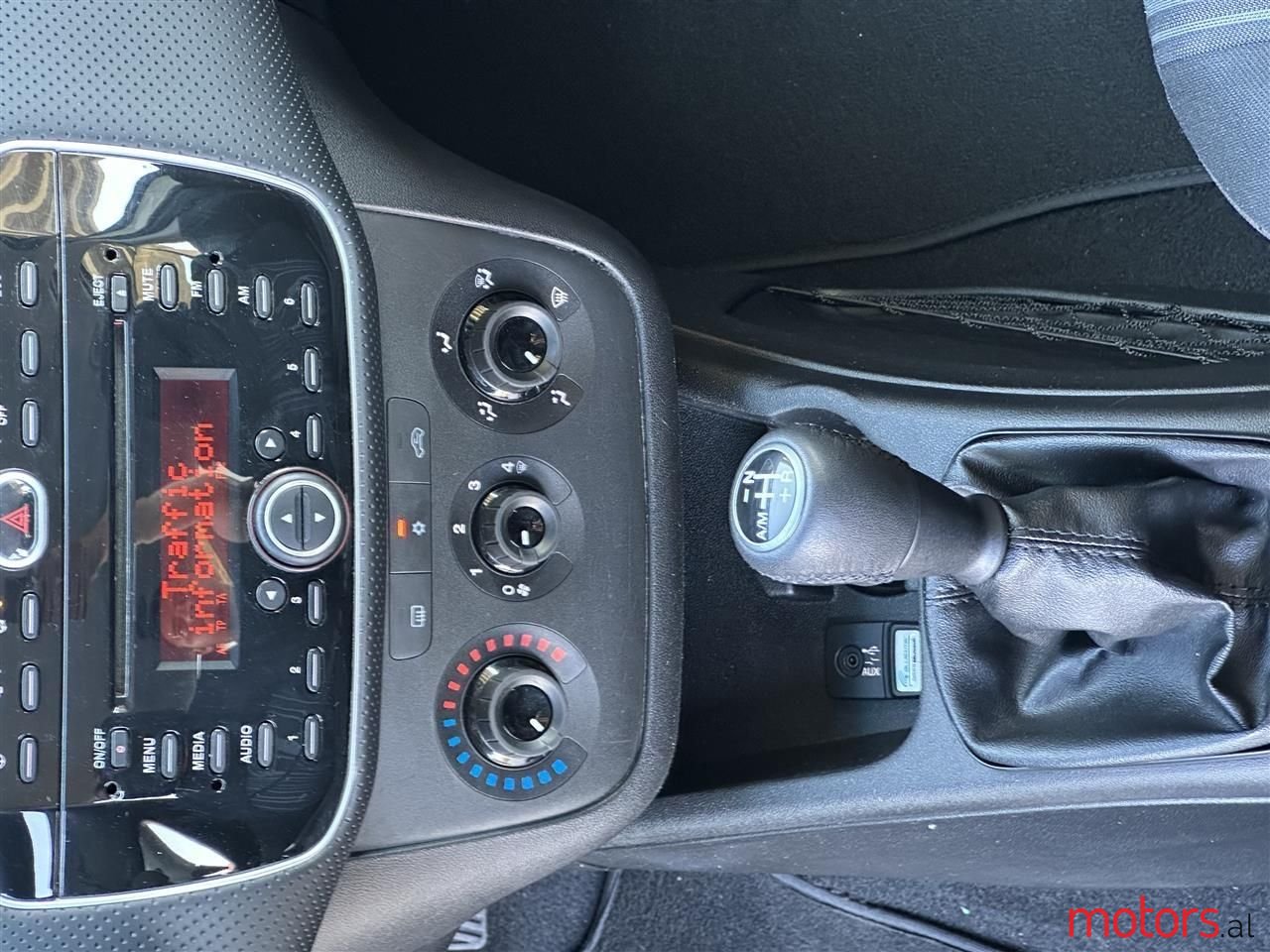 2013' Fiat Punto Evo photo #3