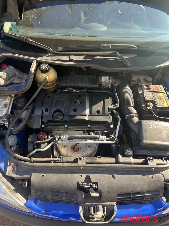 2000' Peugeot 206 photo #4